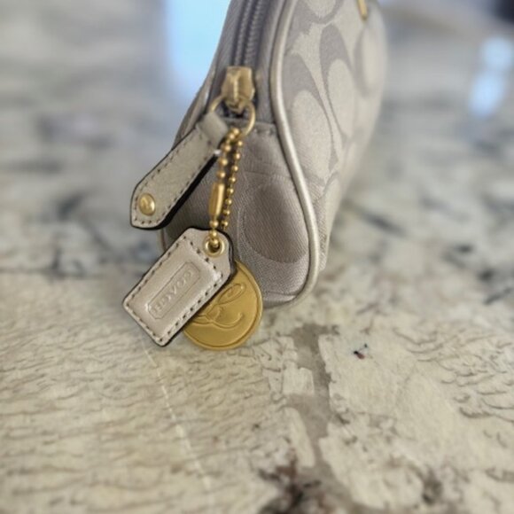 Coach x Estée Lauder Limited Edition Cosmetic Case Holiday 2010 NWOT - Picture 4 of 5